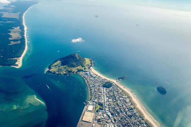 15,000ft Tandem Skydive in Bay of Plenty - Meet at the Mount Maunganui base and get ready the right way