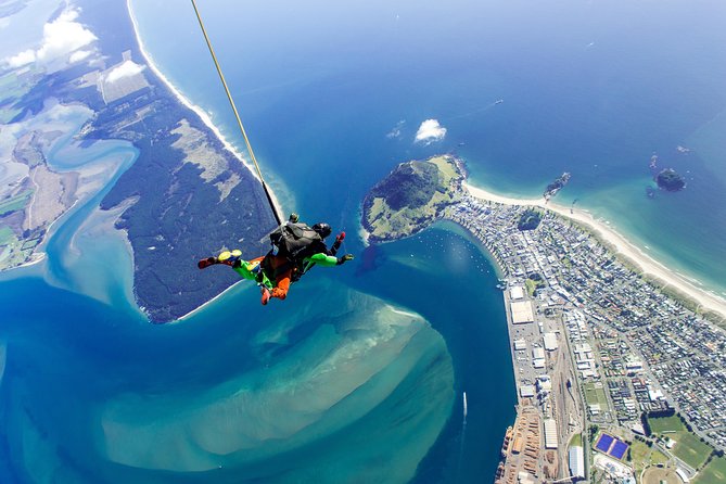 15,000ft Tandem Skydive in Bay of Plenty - What you can see from above: Maunganui, White Island, Rotorua lakes, Ruapehu, and Taranaki