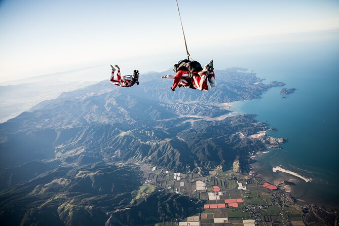 18,000ft Tandem Skydive over Abel Tasman - The Flight Up: When Abel Tasman Really Shows Its Shape