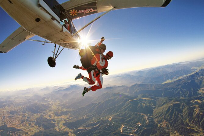 18,000ft Tandem Skydive over Abel Tasman - Parachute Deployment: From Adrenaline to a Smooth, Scenic Float