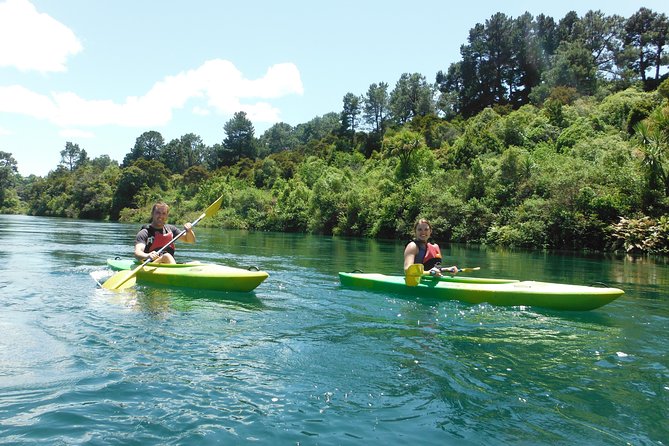 2-Hour Waikato River Guided Kayak Trip from Taupo - Start point at Canoe and Kayak Taupo, and how the day begins