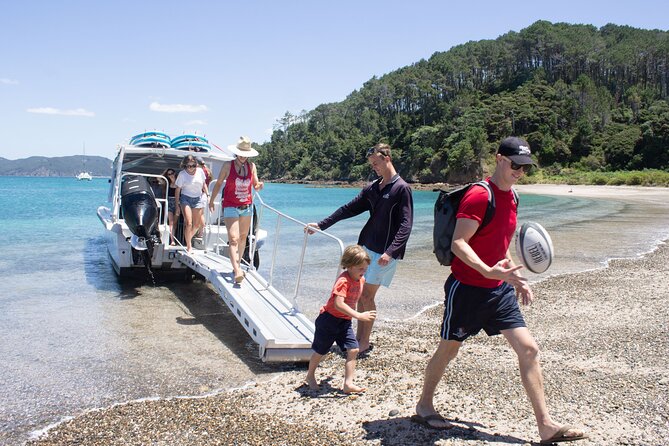 3 Hours // Hole in the Rock Cruise & Bay of Islands Tour - A 3-hour Bay of Islands cruise that actually fits your schedule