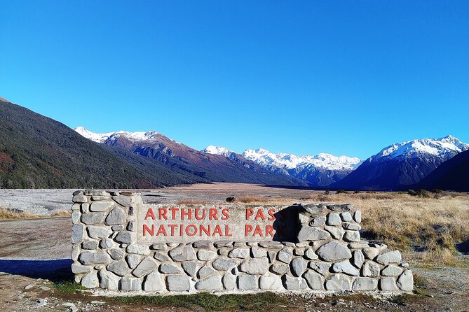 4 Day Tour to Milford Sound, Mount Cook & More from Auckland - Mount Cook via Lindis Pass Summit and Lake Pukaki’s turquoise glow