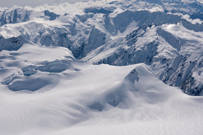 55 minute Grand Circle Ski Plane - From Mount Cook Airport: takeoff views and the Aoraki approach