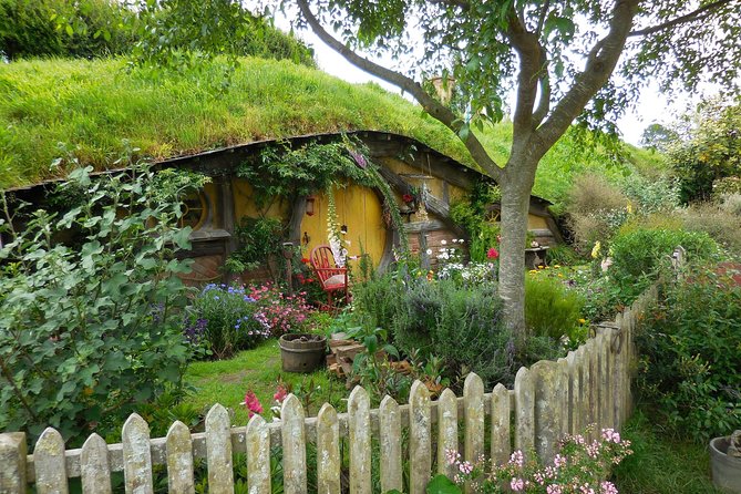 6hr Hobbiton Movie Set Tour - Departs Tauranga - Who should book this Hobbiton tour, and who might skip it