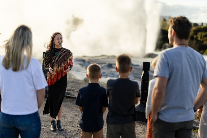 7 Hours Te Puia Rotorua Tour from Tauranga with Concert - Te Puia and Pohutu Geyser: The Main Event