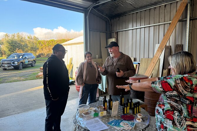 A Taste of Kapiti - Kapiti Foodie Delights Tour - The Bond Store: limoncello and gin with the distiller in the room