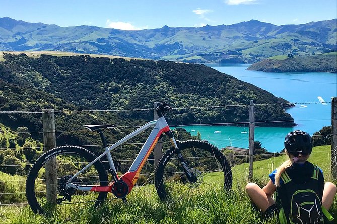 Akaroa Explorer- Guided Electric Bike Tour in Akaroa - Meeting at The Common Cafe and how the ride typically starts