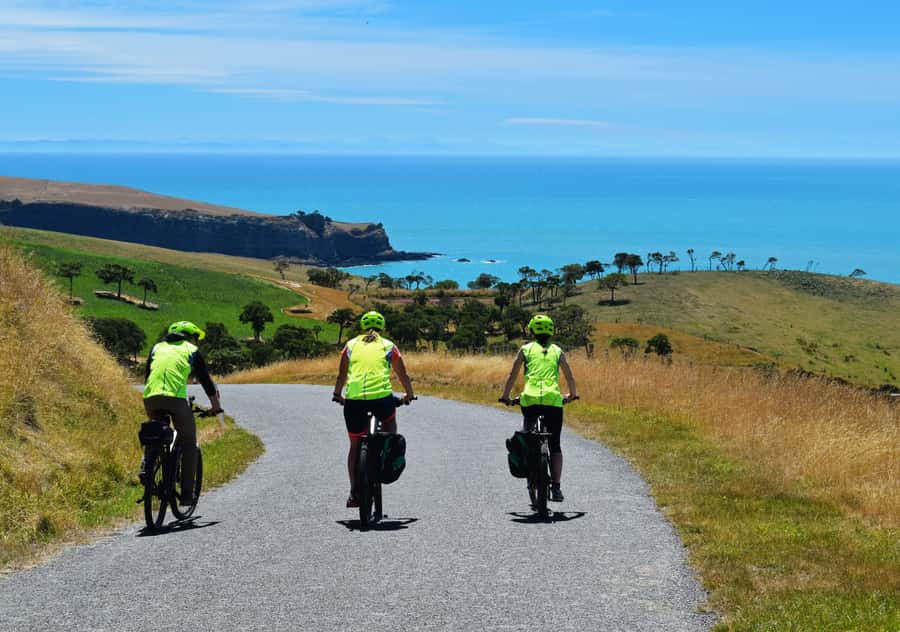 Akaroa: Guided Electric Mountain Bike Tour-Lava Loop - Your 3-Hour Plan, From Main Street to Sea-Level Finish