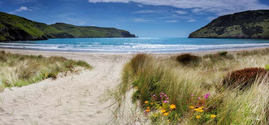 Akaroa: Lonely Beach Trail by E-Scooter. selfguided day out - Akaroa by e-Scooter, the appeal is freedom