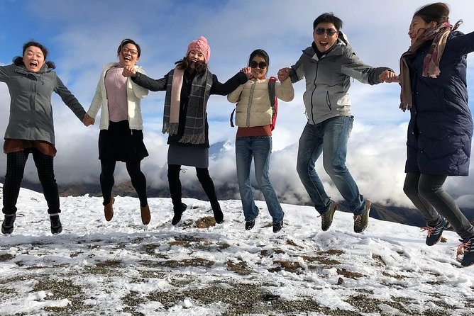 Arrowtown and Wanaka Highlights Tour from Queenstown - That Wanaka Tree: the famous photo point with real context
