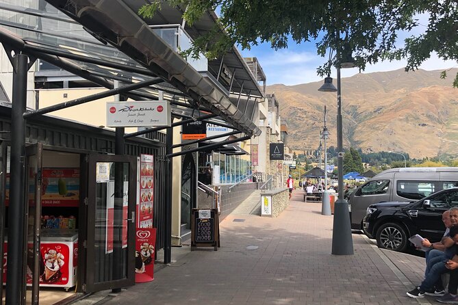 Arrowtown and Wanaka Highlights Tour from Queenstown - Wanaka in about an hour: waterfront time on your terms
