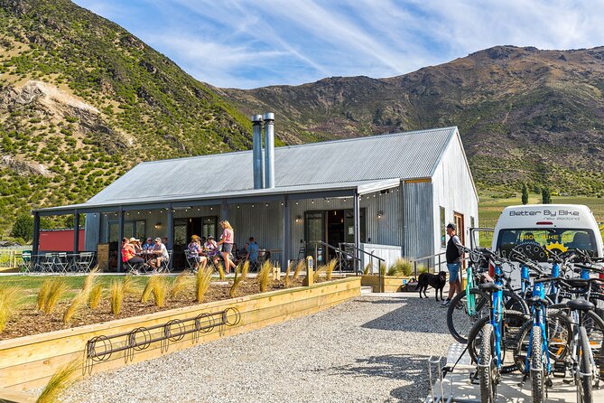 Arrowtown Mountain Bike Hire - What’s included: helmets, maps, panniers, and the stuff you actually use