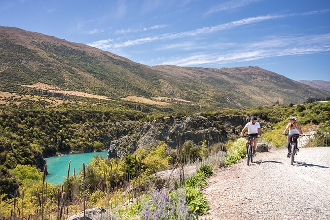 Arrowtown to Gibbston – Iconic Arrow River Bridges Bike Ride - Stop 1: Arrowtown’s historic village, a quick taste before you pedal
