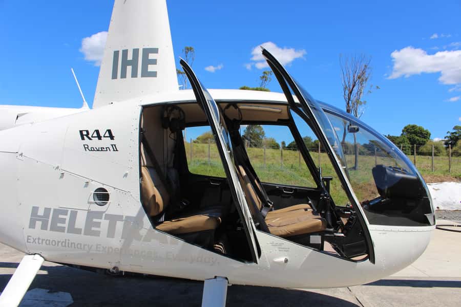 Auckland: 20min Helicopter scenic flight - City & Volcanoes - Rangitoto crater: the most dramatic payoff moment
