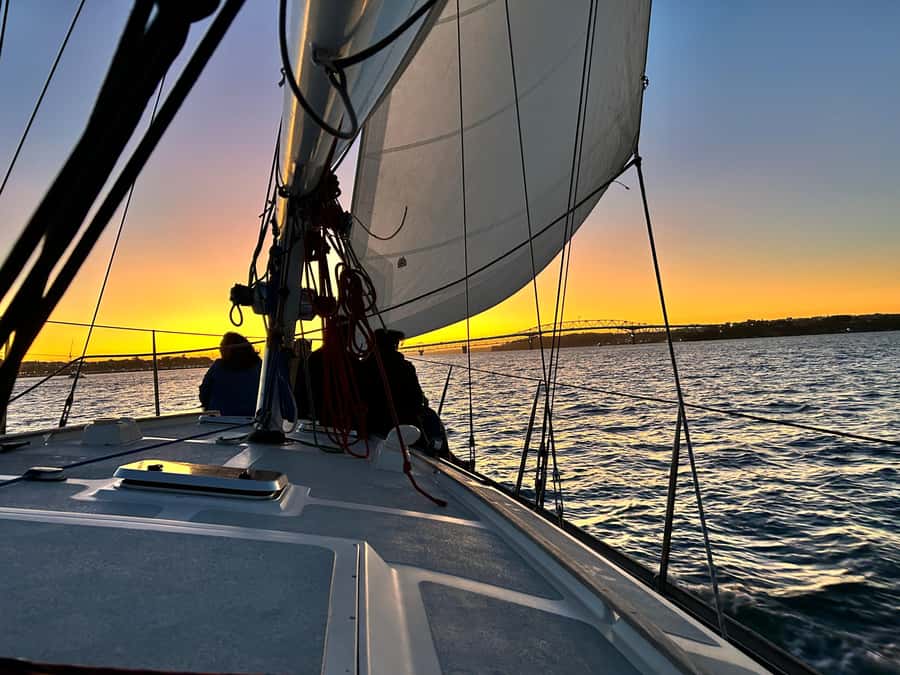 Auckland: Harbour Sailing Cruise with 3-Course Dinner - Key Things That Make This Dinner Cruise Work