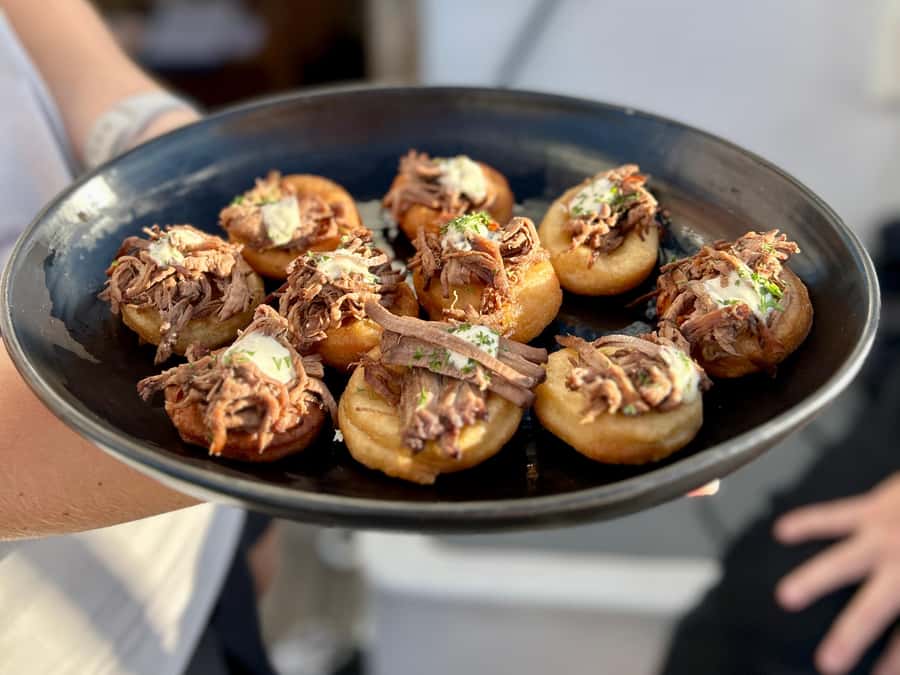 Auckland: Harbour Sailing Cruise with 3-Course Dinner - The Harbour Route: City Sights, Bridge Views, and Live Commentary