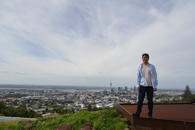 Auckland Highlights Full Day Guided Tour - Piha Beach and Lion Rock, black sand drama at the edge of Auckland