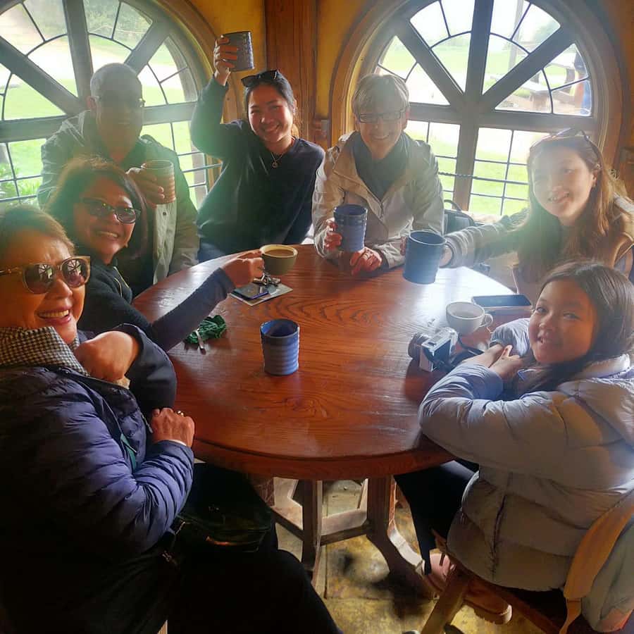 Auckland: Hobbiton and Rotorua Day Tour including Te Puia - Te Puia Geothermal Park: Pohutu Geyser and Māori Arts in One Guided Loop