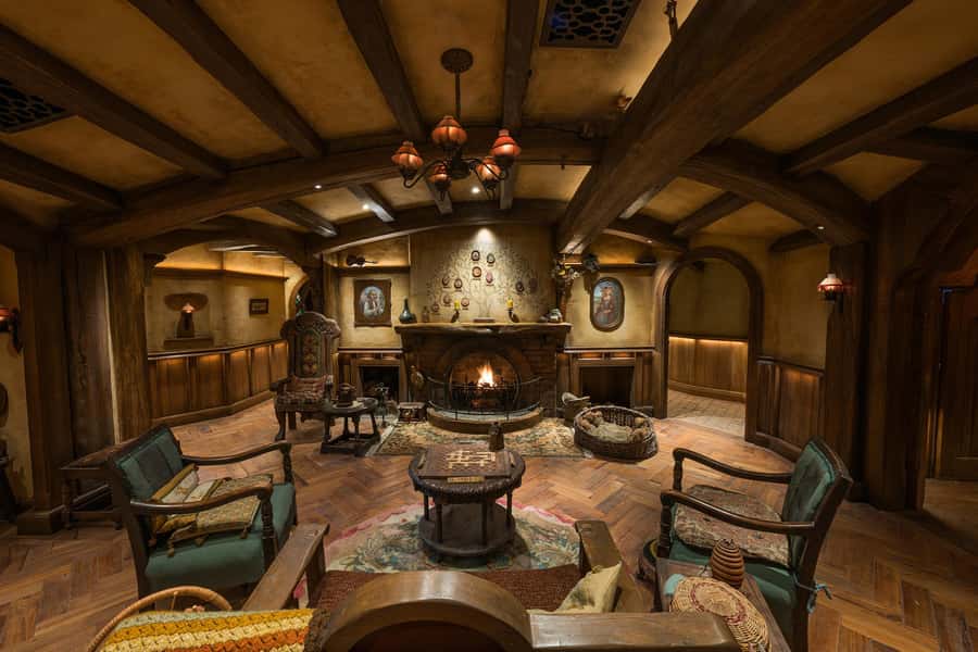 Auckland: Hobbiton Movie Set Day Trip with Festive Lunch - Price and Logistics: Is $182 Worth It?