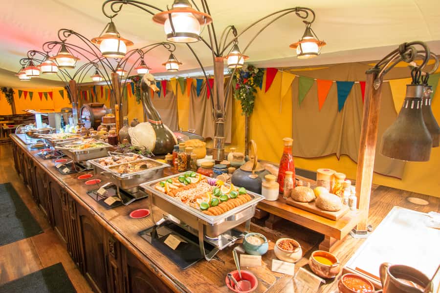 Auckland: Hobbiton Movie Set Tour with Lunch - Green Dragon Inn drink: included, and part of the vibe