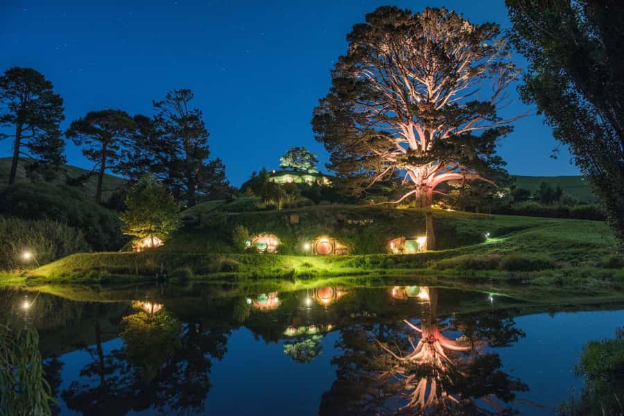 Auckland: Hobbiton & Waitomo Glow Worm Caves Private Tour - Key things to know before you go