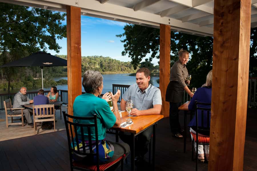 Auckland: Scenic Boat Cruise to the Riverhead Tavern - What the scenery means when you are actually on the water