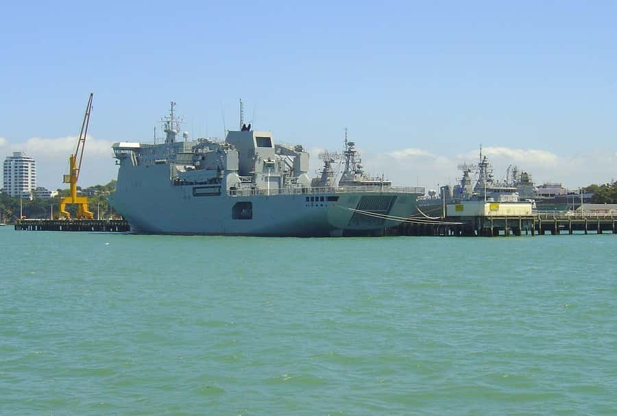 Auckland: Scenic Harbour Cruise with Live Commentary - Indoor versus outdoor space, plus drinks on a licensed bar