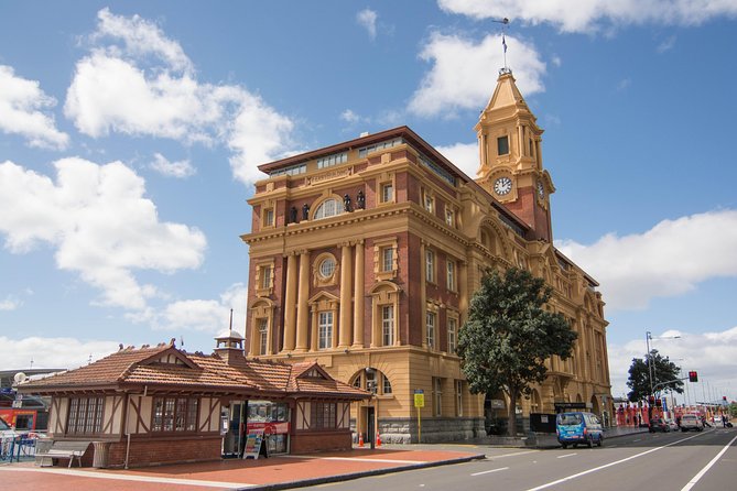 Auckland Shore Excursion: Half-Day Guided City Tour - Getting your bearings: Queen Street, Ponsonby, and Auckland Domain