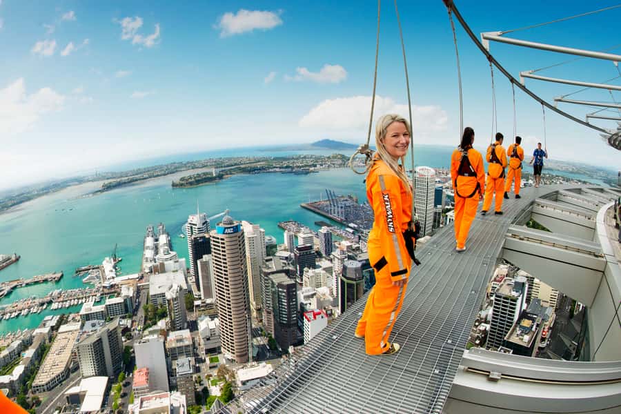Auckland: Sky Tower SkyWalk - 192m High Edge Walk - Getting to the SkyWalk, and what the setting feels like