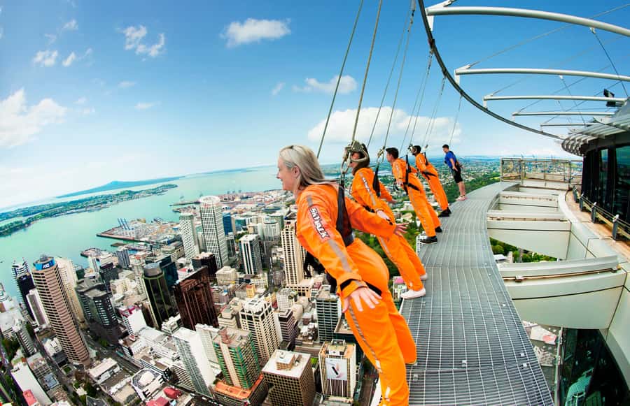 Auckland: Sky Tower SkyWalk - 192m High Edge Walk - Your harnessed route at 192m: what happens during the 90 minutes