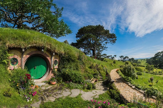 Auckland to Hobbiton Movie Set Private Tour - Practical tips to make the day run smoother