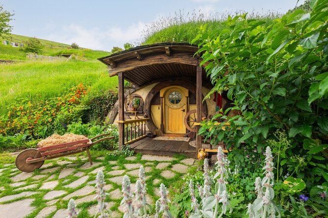 Auckland to Rotorua, Hobbiton and Waitomo 1 Way Small Group Tour - From 6 am Auckland pickup to Rotorua drop off: how the schedule works