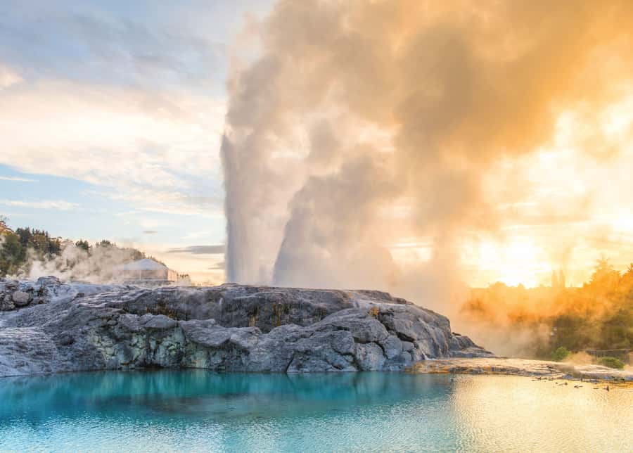 Auckland: Waitomo Caves & Rotorua - Te Puia Small-Group Tour - Where the countryside breaks fit into the long day