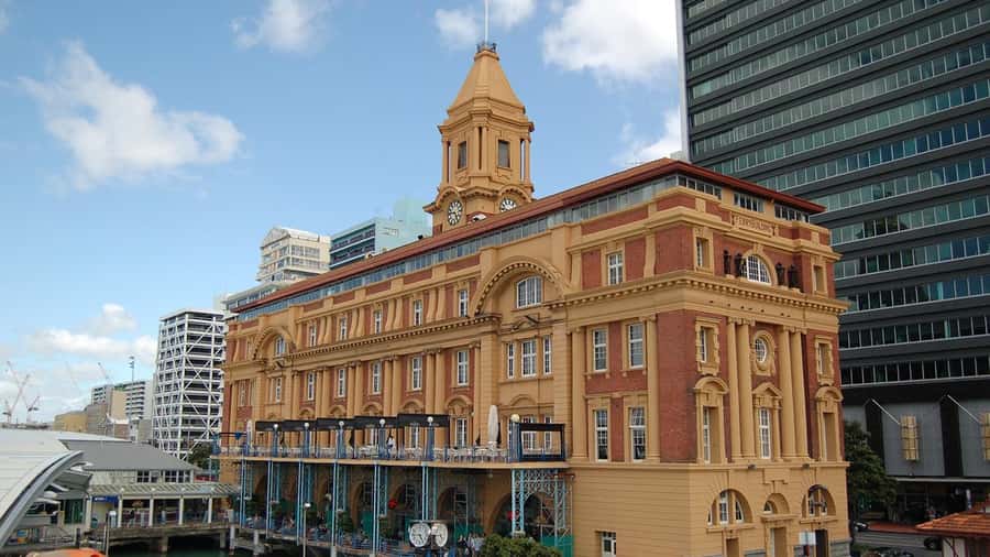 Auckland: Wild West Coast, Black Sand Beaches Tour inc Lunch - Guide quality matters, and the names give you a clue