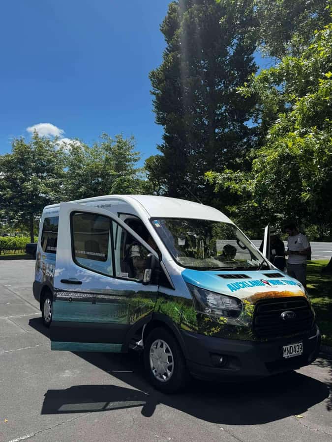 Auckland: Wine region tour with tastings and gourmet lunch - Kumeu River Wines (about 35 minutes): the recognizable name and a final tasting push