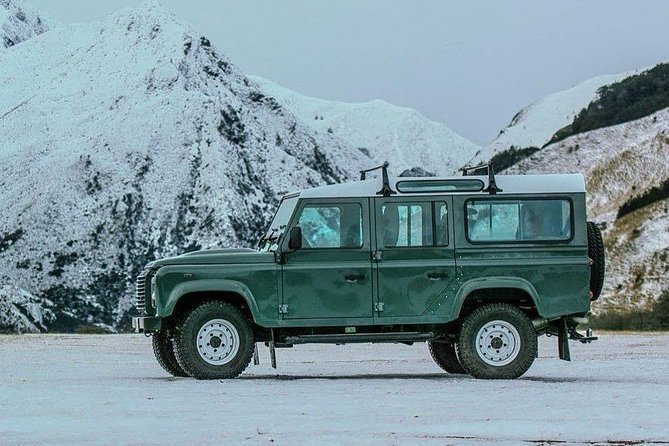 AuthenticAs Discover Queenstown - Professional Photography & Exclusive 4WD Tour - Stop 2: Lake Hayes, quick mountain views that photograph cleanly