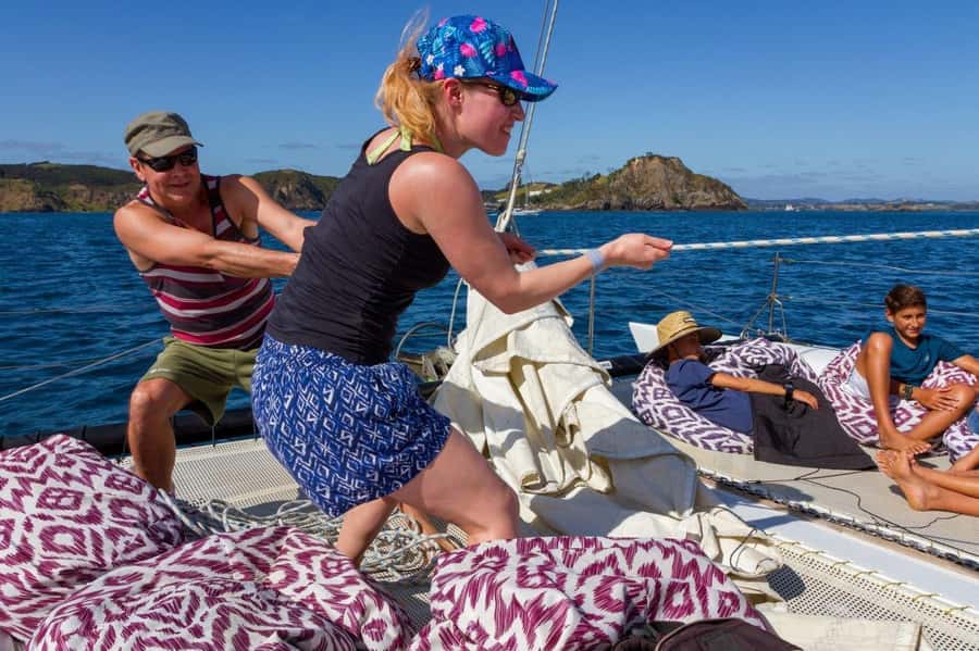 Bay of Islands 2-Hour Sundowner Evening Sailing Cruise - Who this cruise suits, and who should choose something else