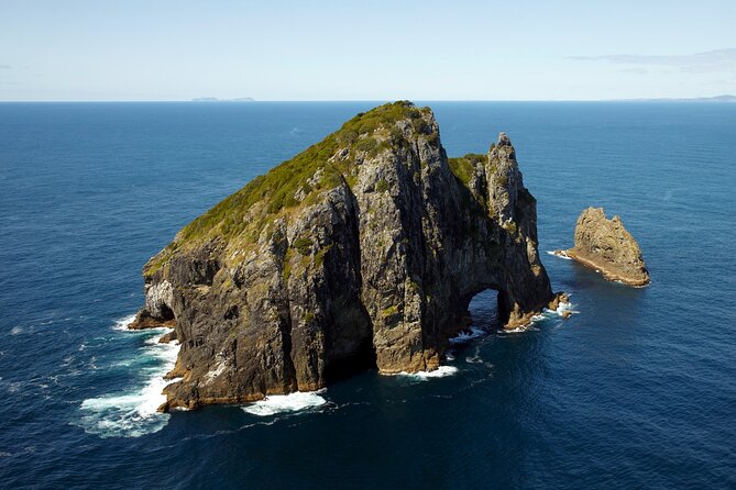 Bay of Islands and Hole in the Rock Scenic Helicopter Tour - Hovering above Hole in the Rock: the view is the point