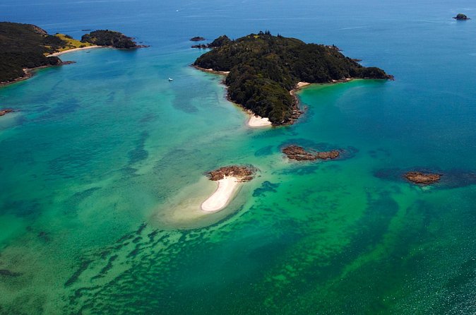 Bay of Islands and Hole in the Rock Scenic Helicopter Tour - Landing on the Hole in the Rock helipad, what to expect