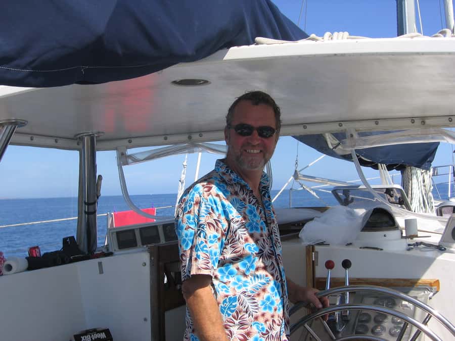 Bay of Islands: Awesome Day Sailing Tour with Island Stop - The island stopover: your mid-day shift from sailing to snorkel and beach time