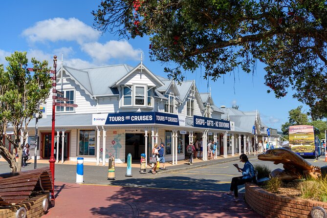 Bay of Islands Heritage Experience from Auckland incl. Waitangi & Russell - Waitangi Treaty Grounds: the founding story plus a high-energy Māori performance