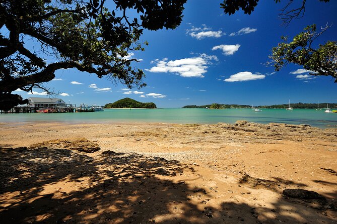 Bay of Islands Scenic Tour - Flagstaff Hill and Long Beach Road: the two stops with the biggest payoff