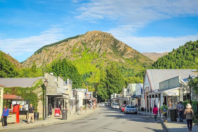 Best of Queenstown Guided Tour with Wine Tasting & Boat Cruise - Arrowtown Chinese Settlement and Dudley’s Cottage, culture plus hands-on gold fun