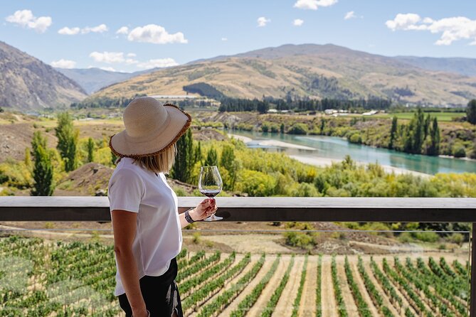 Boutique Wine Tour - visit Central Otago, 4 Wineries & Lunch - Hotel pickup and a max of 12: why logistics change the taste