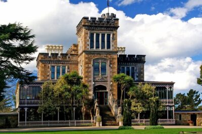 Castle, Coast & City Tour – 8 pax max – Castle Entrance Included