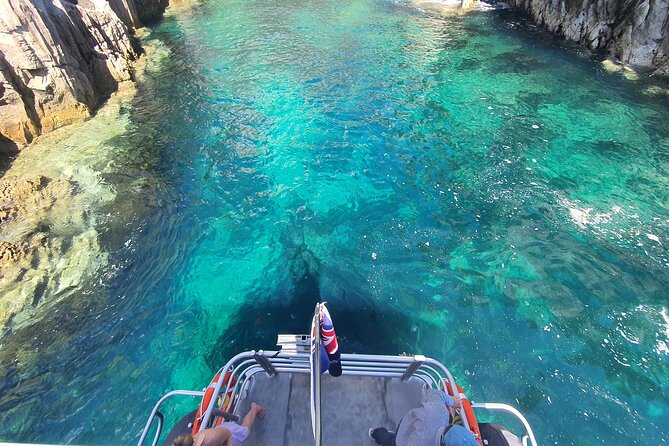 Cathedral Cove Coast and Cave Activity - Who Runs the Day: Skipper, Crew, and the Speaker System Style
