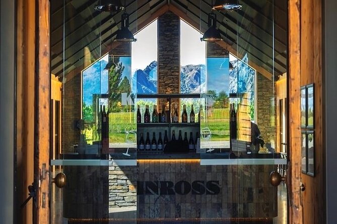 Central Otago Wine Tour Small Group, Expert Guide & Scenic Views - Price and value: why $148.32 is not just for glasses