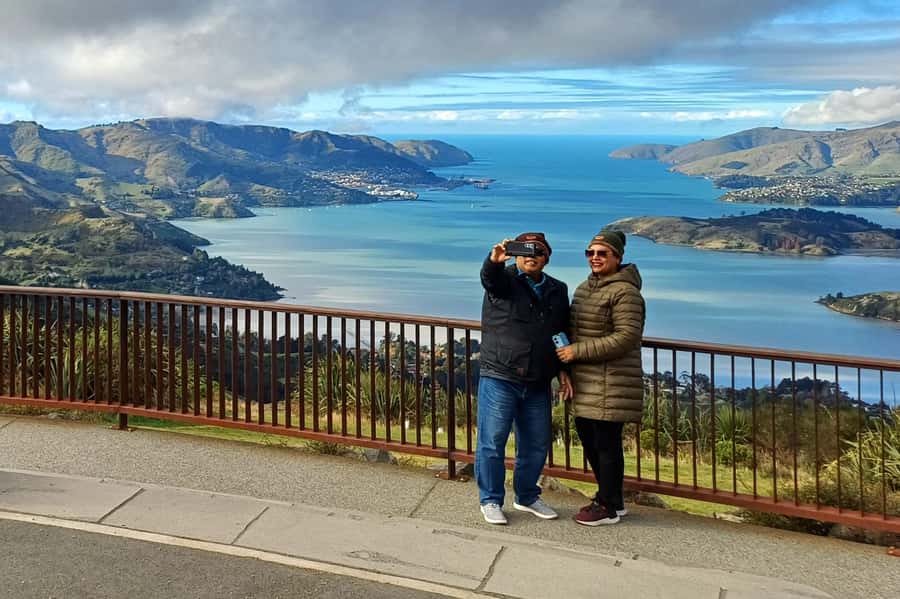 Christchurch: 1/2-Day Scenic Highlights Small Group Tour - From Cathedral Square to the Sign of Takahe: the tour’s photo opener