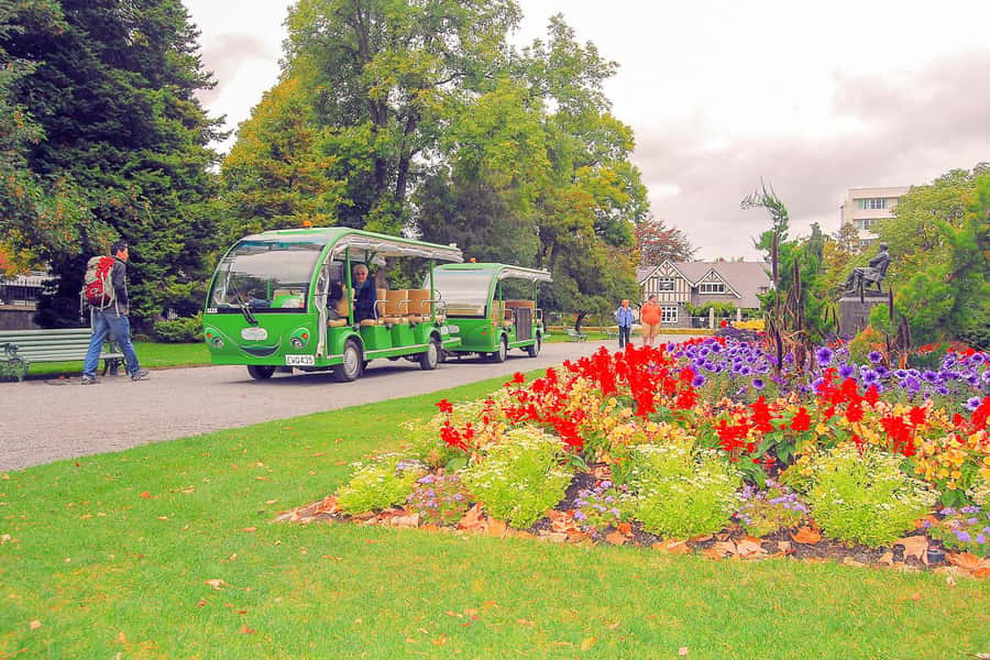Christchurch Gondola and Tram City Tour Combo - The Antique Tram Loop: 18 Stops, 50 Minutes, and Live Driver Commentary